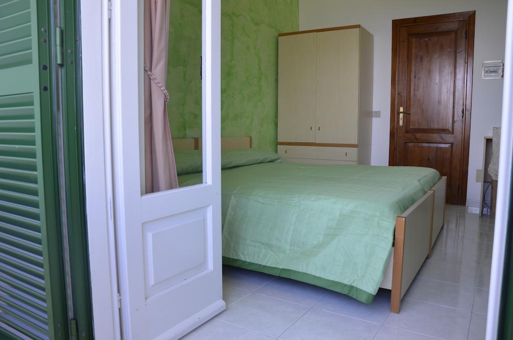 Hotel U Campagnuolo Ischia Zimmer foto